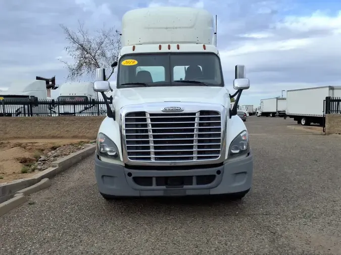 2019 FREIGHTLINER/MERCEDES CASCADIA 125