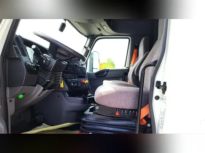2022 INTERNATIONAL LT625