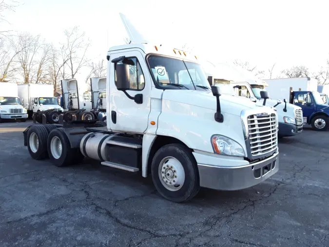 2018 FREIGHTLINER/MERCEDES CASCADIA 125