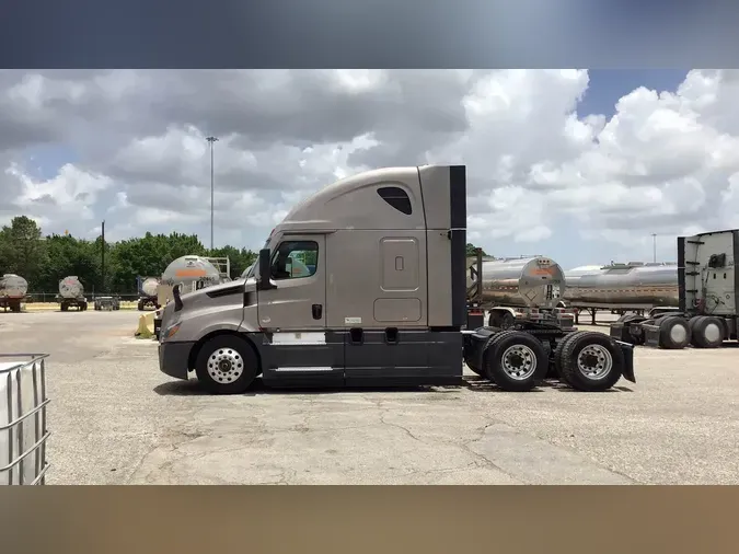 2023 Freightliner Cascadia