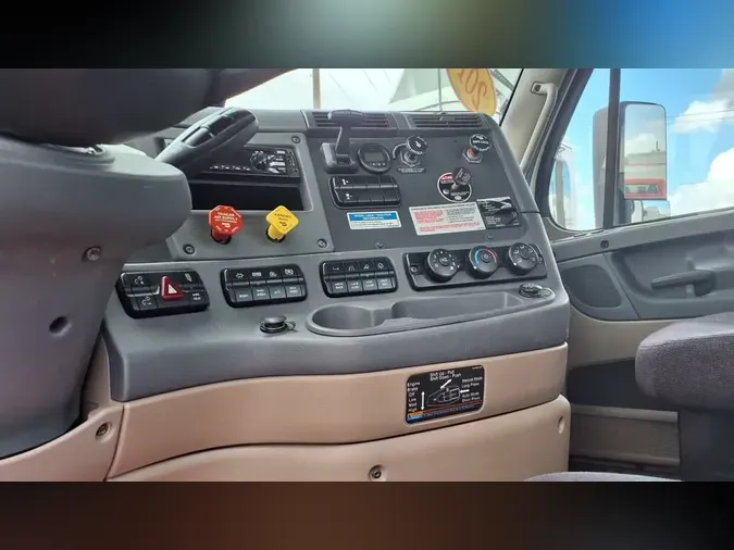 2018 FREIGHTLINER CASCADIA 113