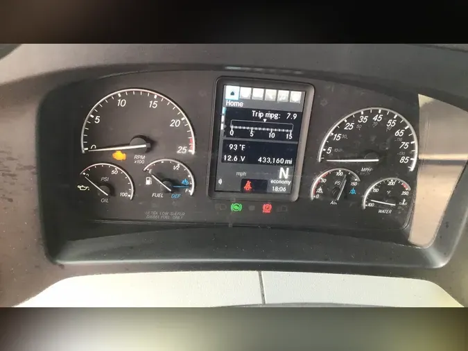 2022 Freightliner Cascadia 126