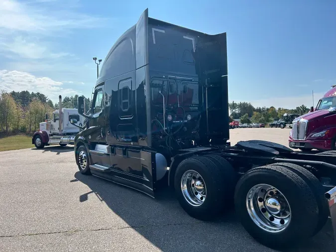 2020 Freightliner Cascadia