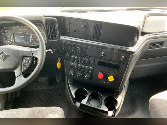 2022 INT LT625 6x4