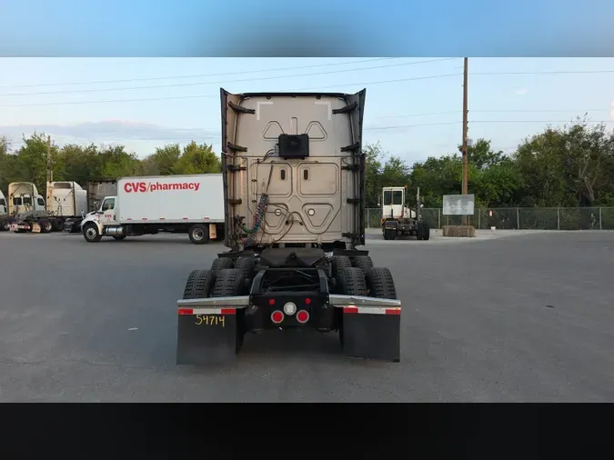 2023 Freightliner Cascadia 126