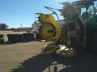 2015 John Deere 770