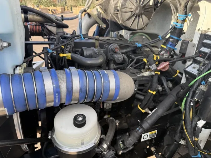 2020 Peterbilt 337ed634779a921c1e4fbb30e3cd923d1a6