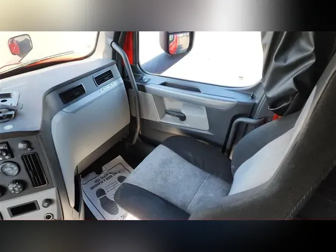 2022 FREIGHTLINER CA126