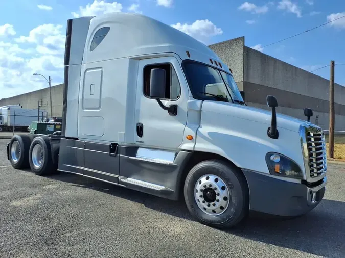 2019 FREIGHTLINER CASCADIA 125
