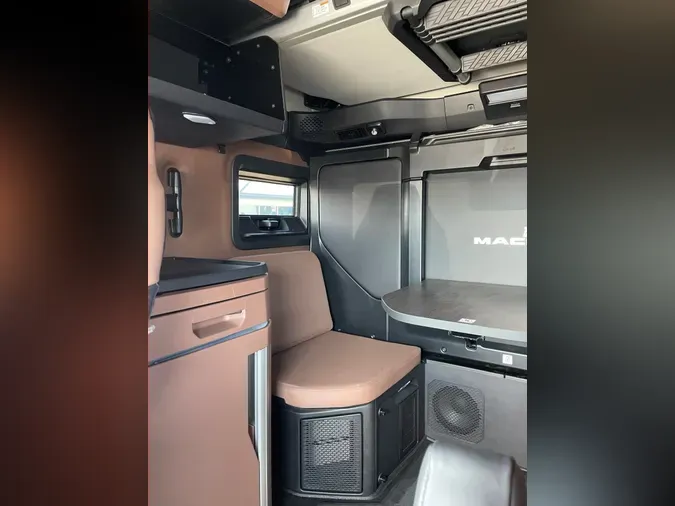 2026 MACK Pioneer 76" High Roof