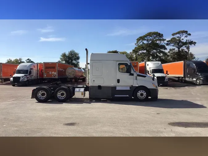 2020 Freightliner Cascadia 126ed6bc6da0b5799500affbd48a7f114d7