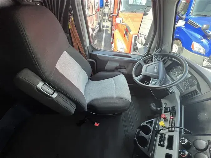 2019 FREIGHTLINER CASCADEVO1