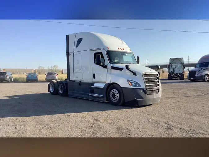 2022 Freightliner Cascadia 126ed6f9f7cbc526476511350fe67b0a4d3