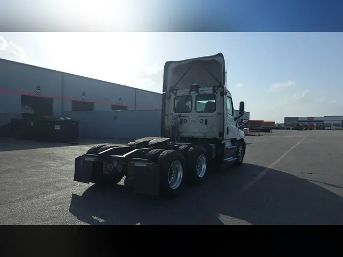 2019 Freightliner Cascadia 126