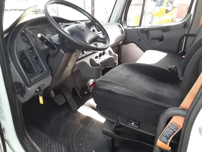 2019 FREIGHTLINER M2 106