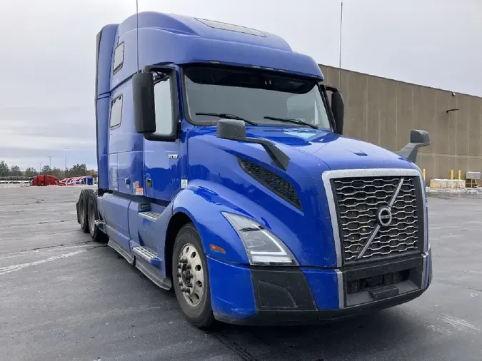 2020 VOLVO VNL64T860