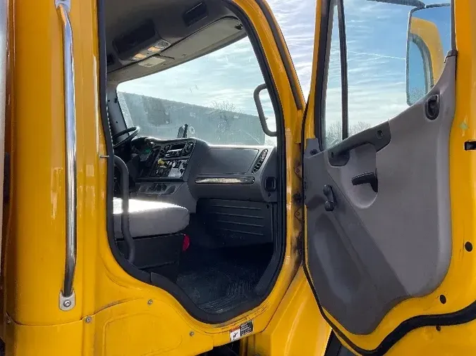 2018 Freightliner M2