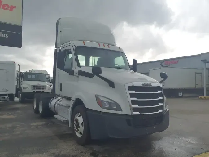 2019 FREIGHTLINER NEW CASCADIA PX12664