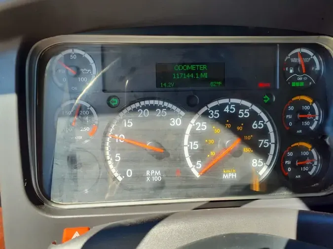 2019 FREIGHTLINER M2 106