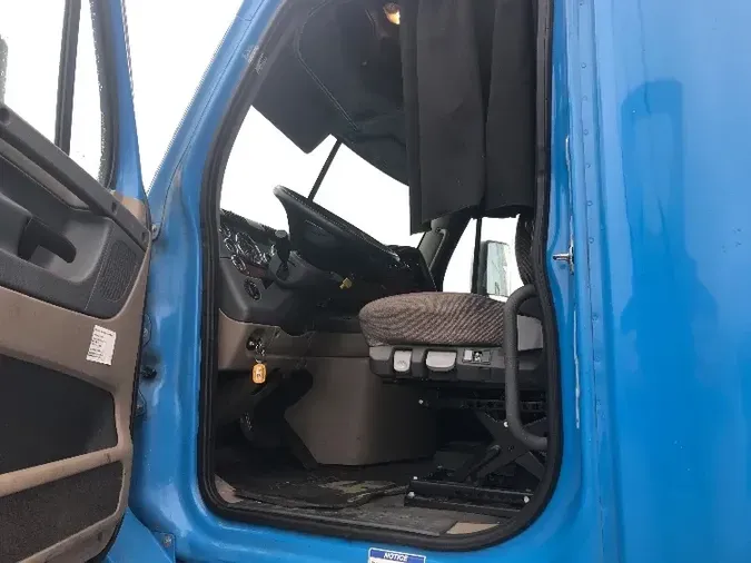 2016 FREIGHTLINER X12564ST