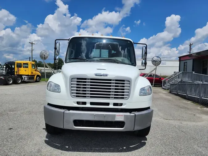 2018 FREIGHTLINER M2 106