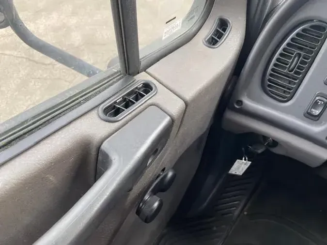2023 Freightliner Business Class M2 106