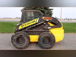 2019 New Holland L228