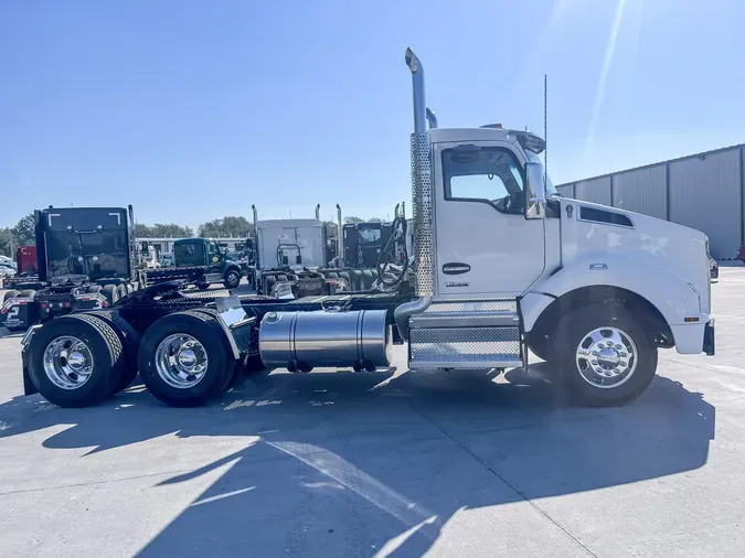 2026 KENWORTH T880