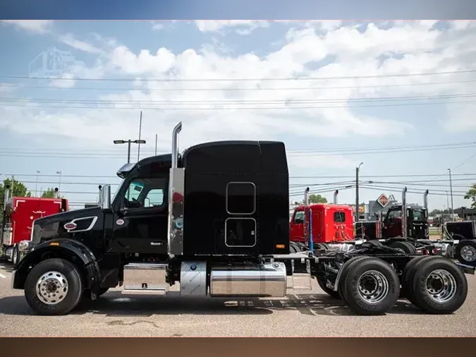 2025 PETERBILT 567