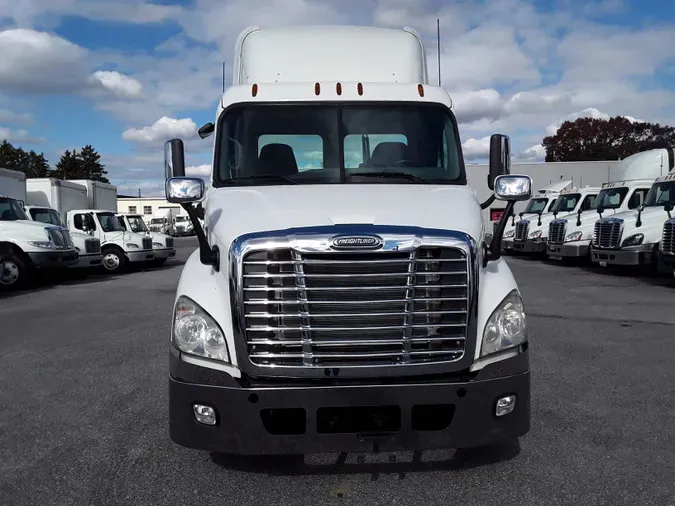 2016 FREIGHTLINER/MERCEDES CASCADIA 113