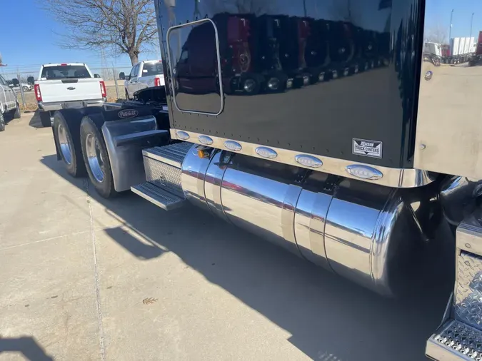 2024 Peterbilt 389ed8d21ab9132bd29be9227d031667a95