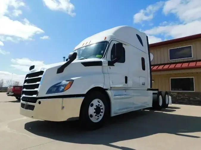 2020 Freightliner New Cascadia 126