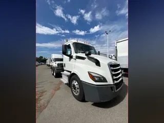 2019 FREIGHTLINER/MERCEDES NEW CASCADIA 116