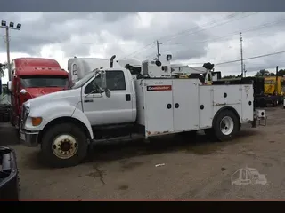 2007 FORD F750