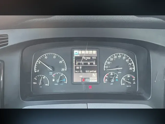 2020 Freightliner Cascadia 126