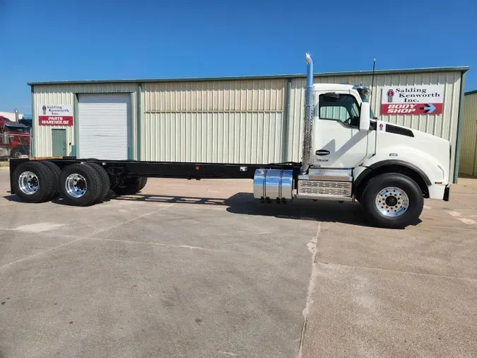 2026 Kenworth T880