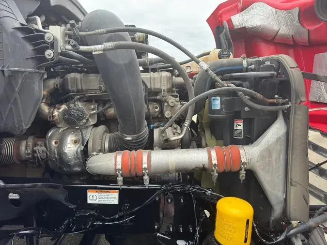 2022 FREIGHTLINER Cascadia 126