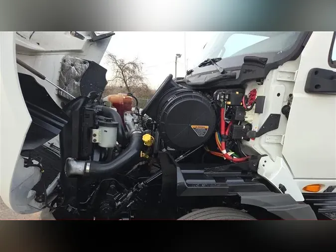 2020 INTERNATIONAL RH613