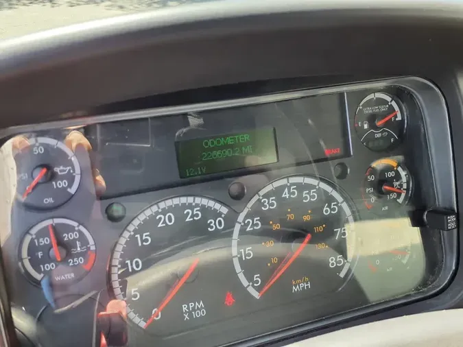 2019 FREIGHTLINER M2 106