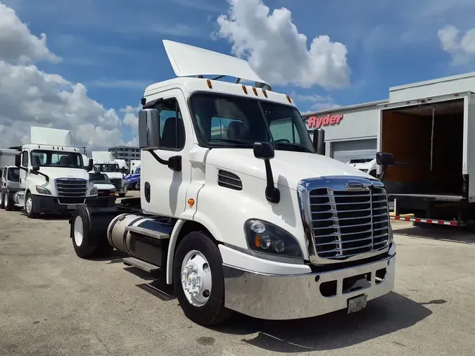 2018 FREIGHTLINER/MERCEDES CASCADIA 113ed986ec0f52ab98ecf7b2d85dfb604f3