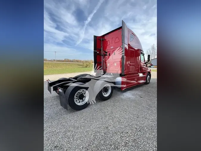 2020 FREIGHTLINER CASCADIA 126