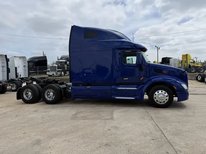 2022 Peterbilt 579ed9a318123ee1ace0c94a0b06ffce7fd