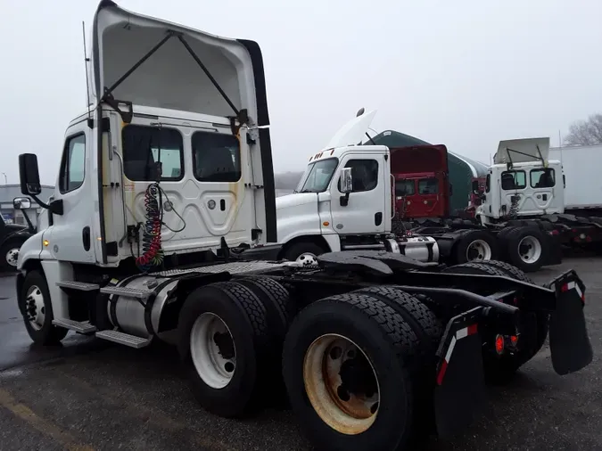 2017 FREIGHTLINER/MERCEDES CASCADIA 125