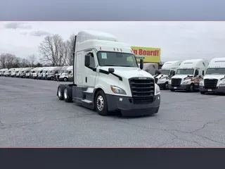 2021 Freightliner Cascadia 126