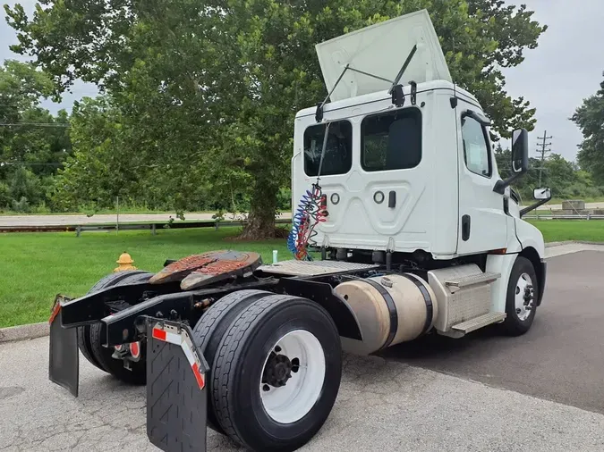 2020 FREIGHTLINER NEW CASCADIA 126