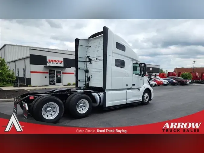 2022 VOLVO VNL760