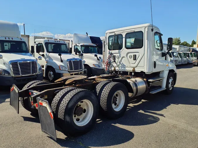 2016 FREIGHTLINER/MERCEDES CASCADIA 125