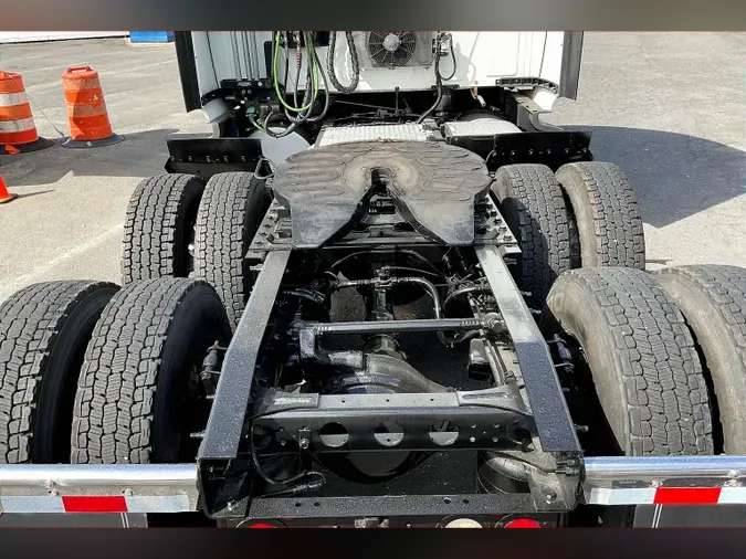 2021 INT LT625 6x4edaa00bb40140a38573e9e3dedafeed4