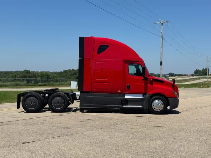 2023 FREIGHTLINER Cascadia 126edace7826530a78212dddfaac4c6e19a