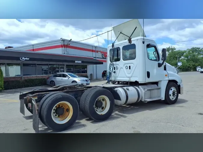 2019 FREIGHTLINER/MERCEDES CASCADIA 125edb290b18a432b7035e24e2066200736